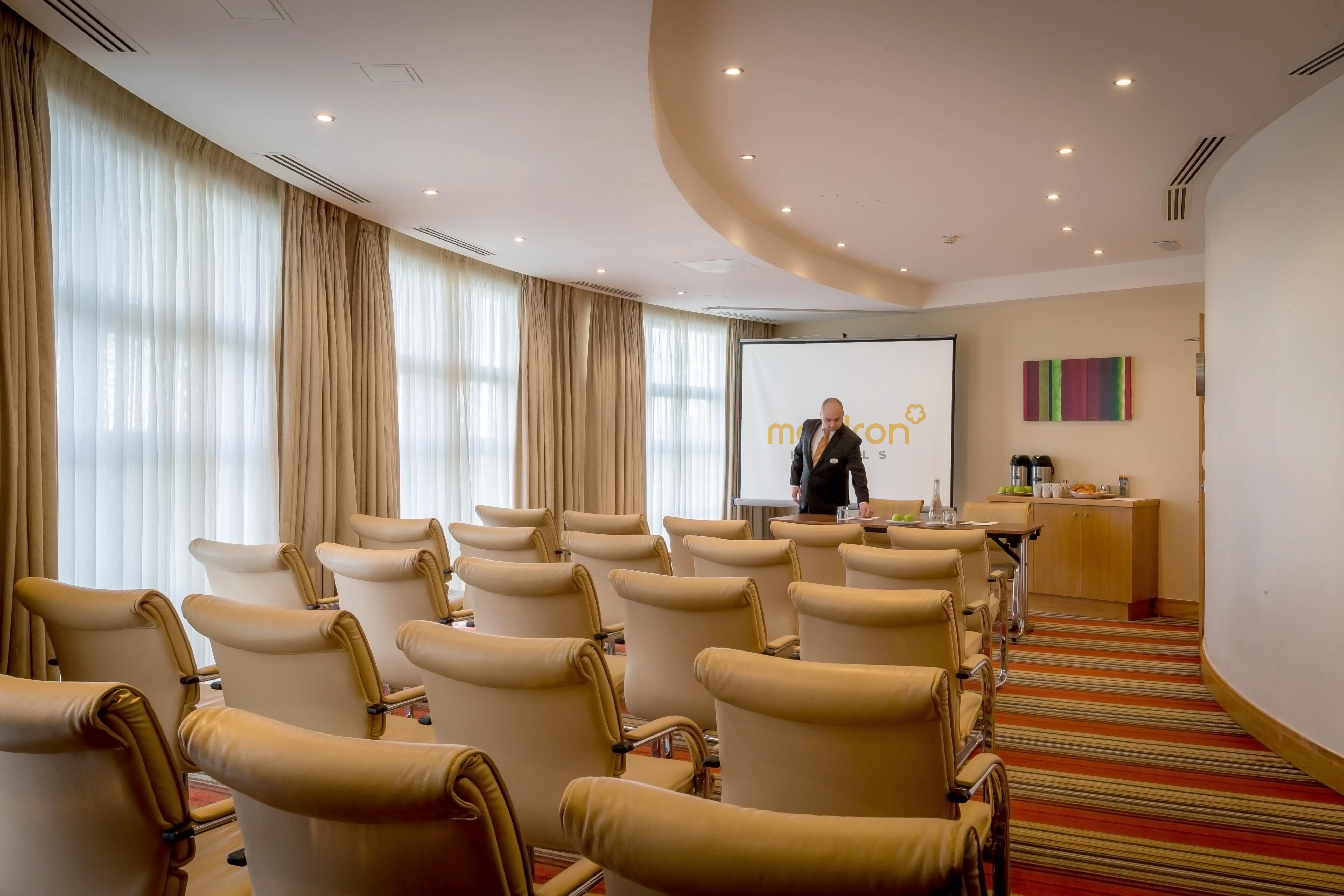 Maldron Hotel & Leisure Centre Limerick Junction エクステリア 写真