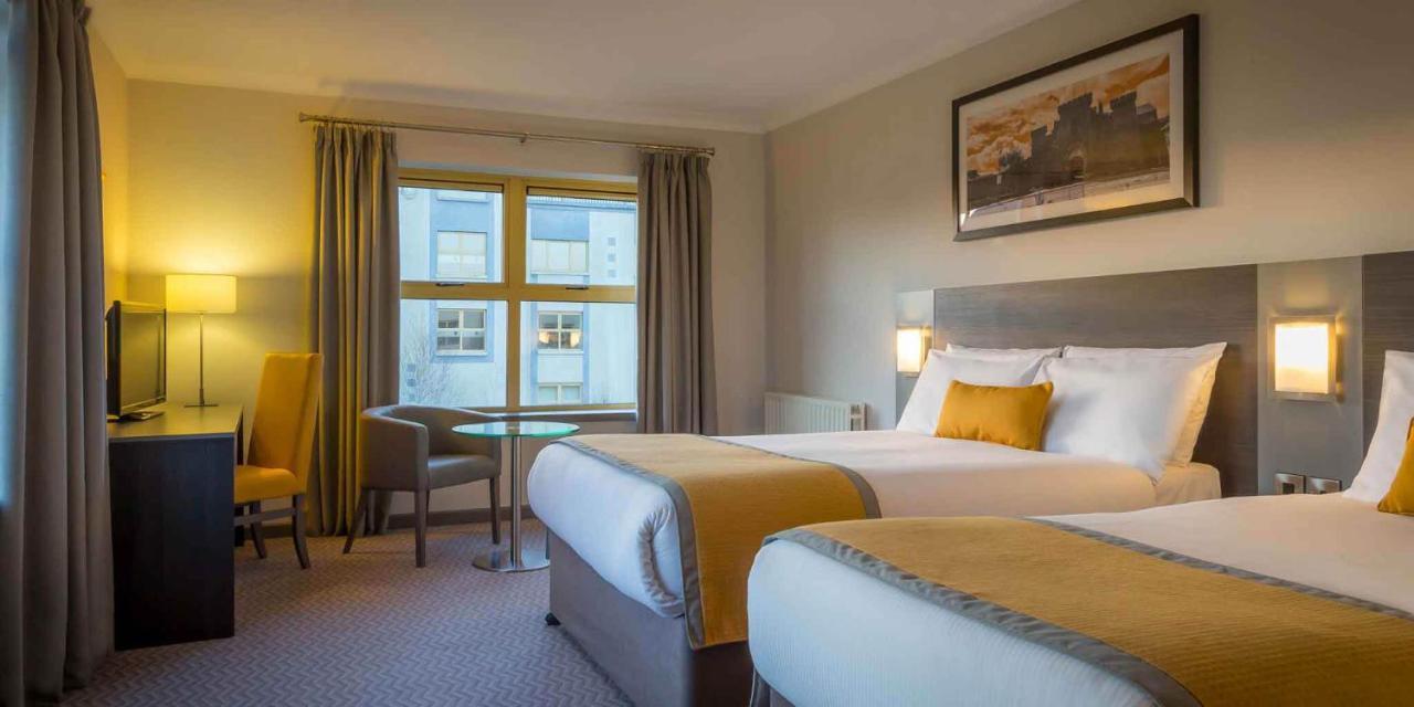 Maldron Hotel & Leisure Centre Limerick Junction エクステリア 写真