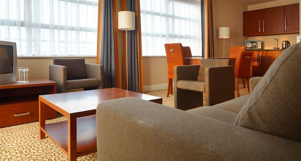 Maldron Hotel & Leisure Centre Limerick Junction 部屋 写真